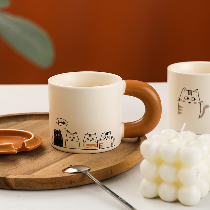 Cartoon Ceramic Mug with Lid and Spoon, High-Appearance Couple Water Cup, Office Drinking Cup, Gift Box Set