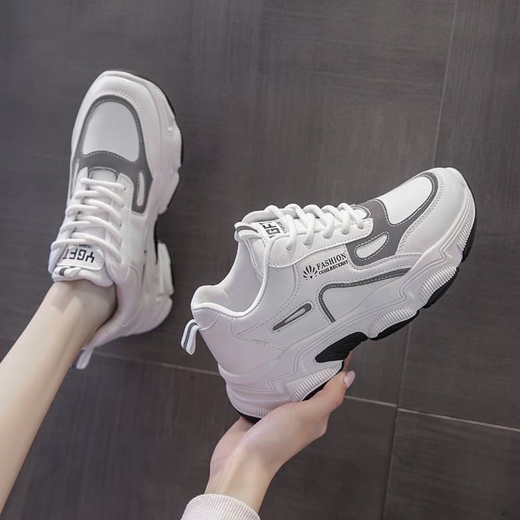 2026 New Women's Dad Sneakers Breathable Casual Fashion Versatile Student Shoes Comfortable Soft Sole Running Sports Shoes
