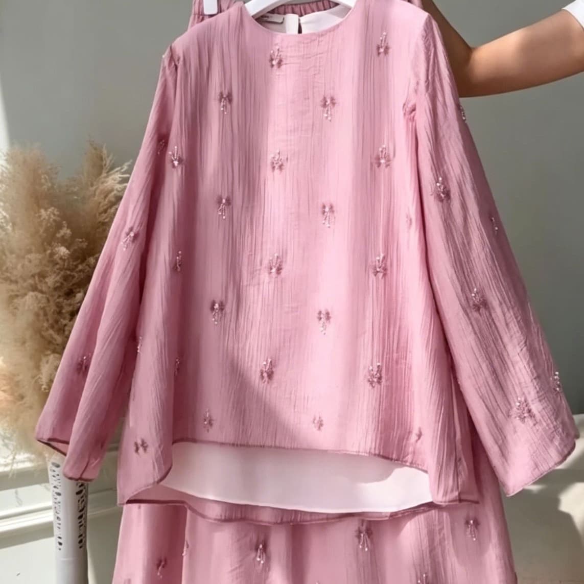 2026 Spring Europe & America Amazon Cross-border Heavy-Duty Handcrafted Floral Embellished Loose Top and Skirt Two-Piece Set