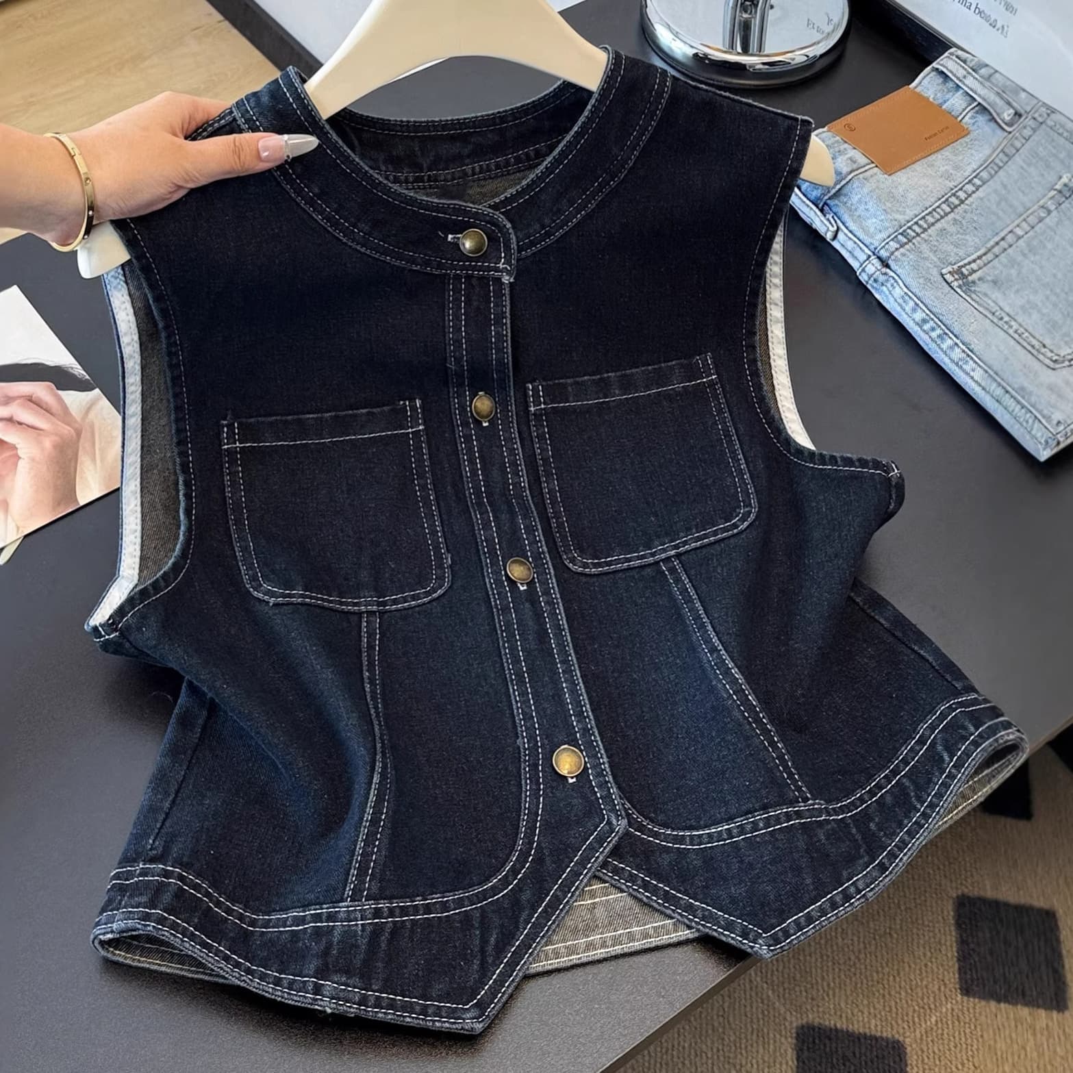 Vintage Round Neck Denim Vest for Women 2026 Spring Autumn New Design Sleeveless Tank Top A10439