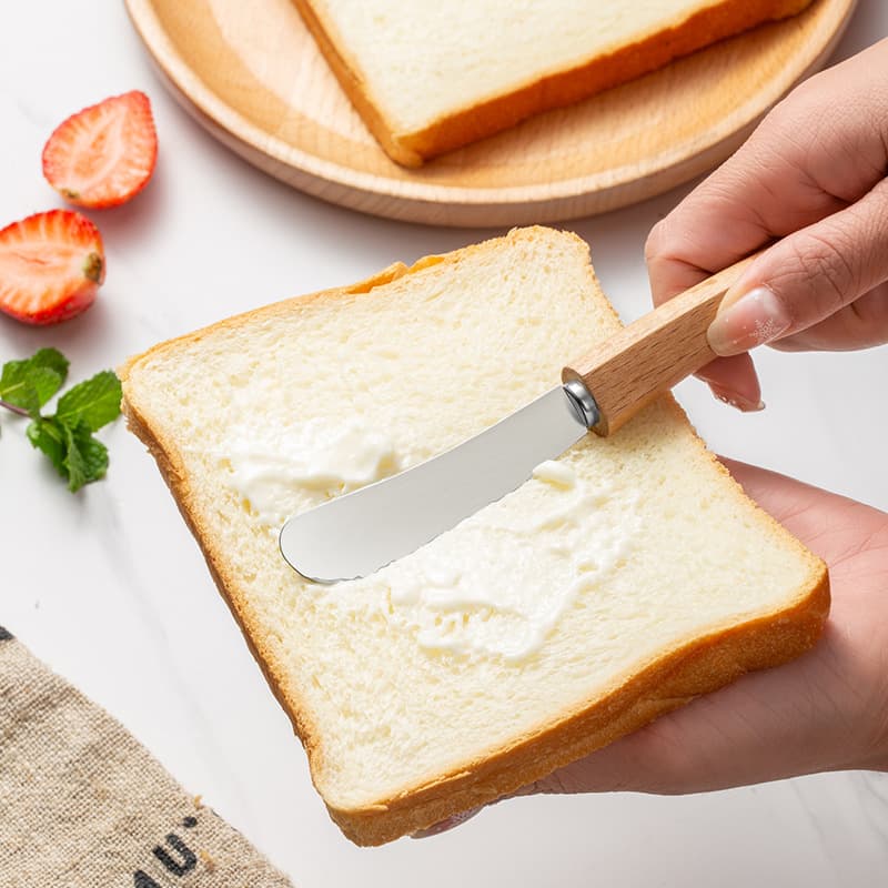 Stainless Steel Butter Knife Western Dining Utensil Bread Jam Knife Long Wood Handle Butter Spreader Icing Knife Cream Scraper