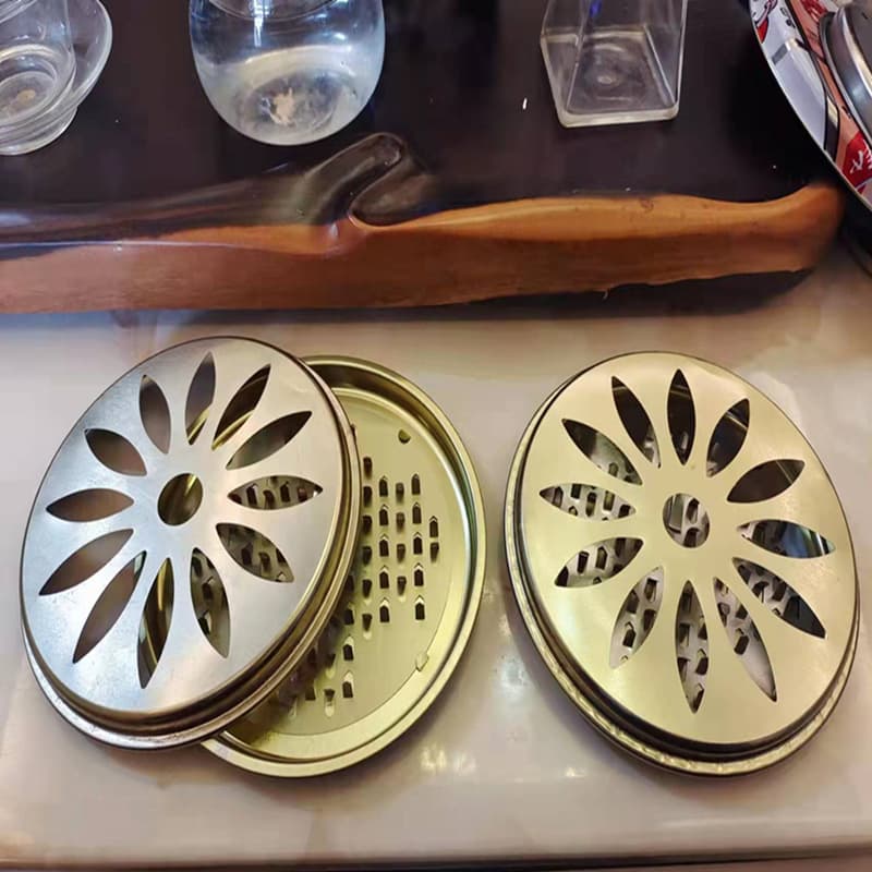 Mosquito coil with lid and toothed nails, large size, fireproof, safe for bedroom use, essential for home use, stainless steel.