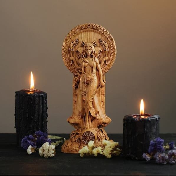 Hecate statue, greek goddess, statue hecate key
