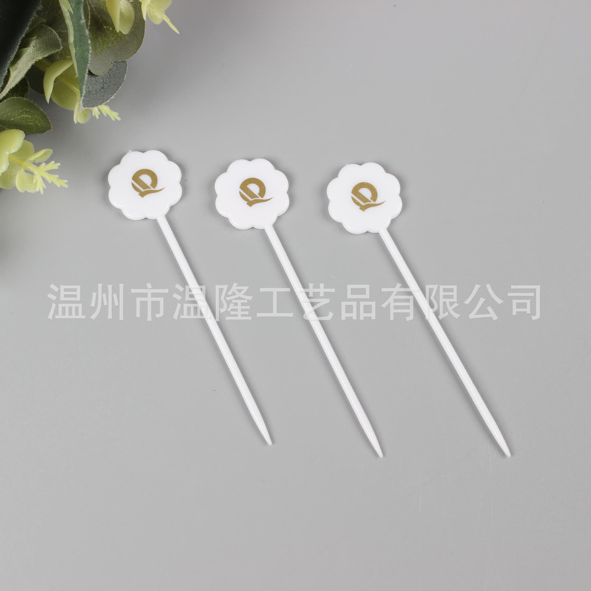 Wholesale Plastic Disposable Fruit Picks, Dessert Skewers, Fruit Forks PS Material Printable Logo