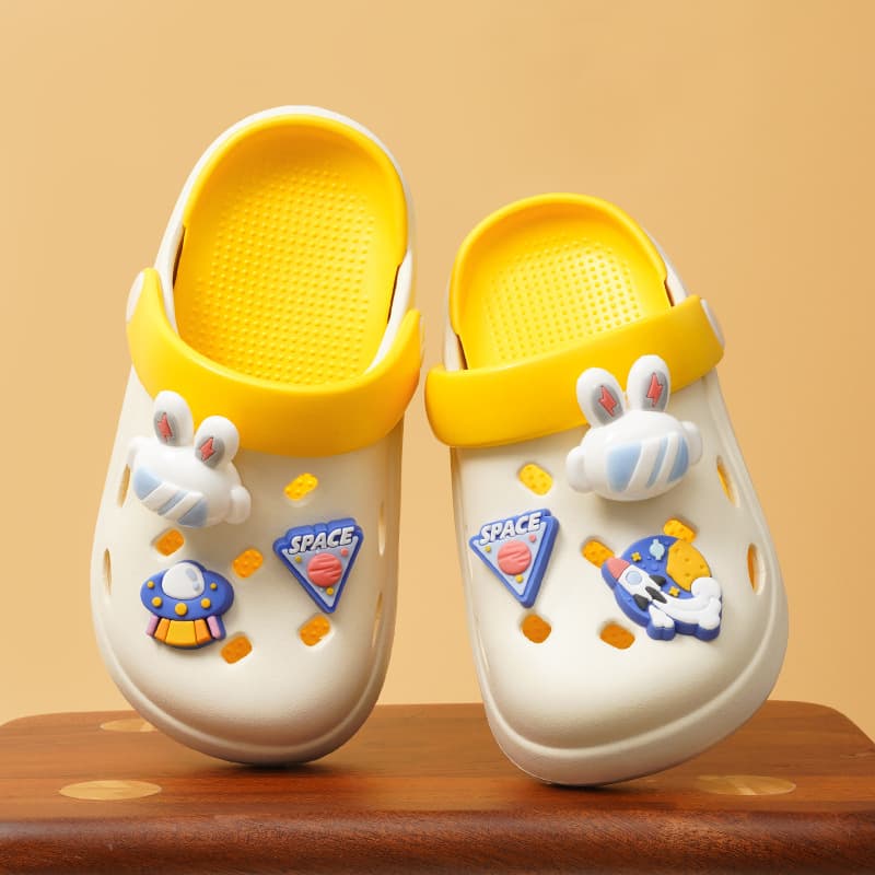 Summer Children's Slippers Wholesale, Non-Slip Bathroom Slippers for Boys and Girls, Baby Hole Shoes, Cartoon Cute