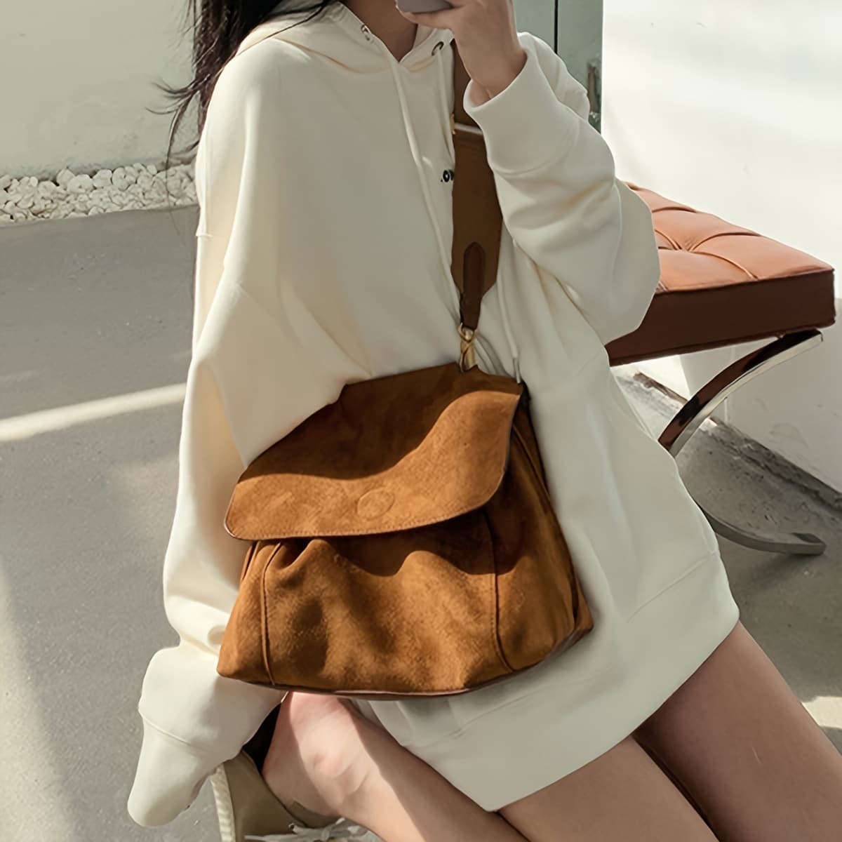 Retro brown velvet versatile bag women's large capacity crossbody bag shoulder bag women's bag large bag cross-border new generation delivery
