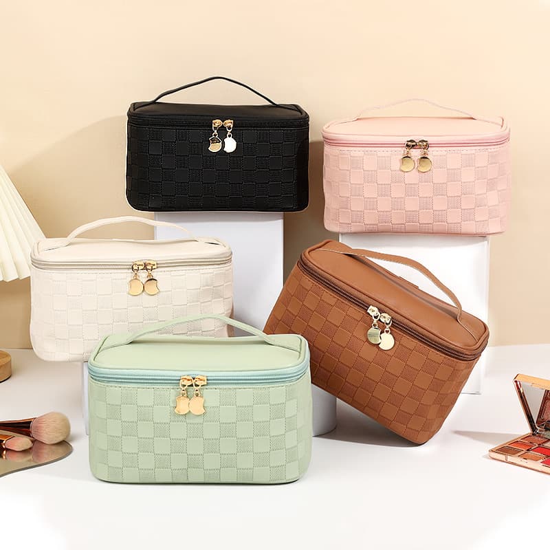 Portable Large Capacity Checkered Women's Makeup Bag Waterproof Travel Handbag Easy Carry Wash Bag Simple Urban Style PU Leather