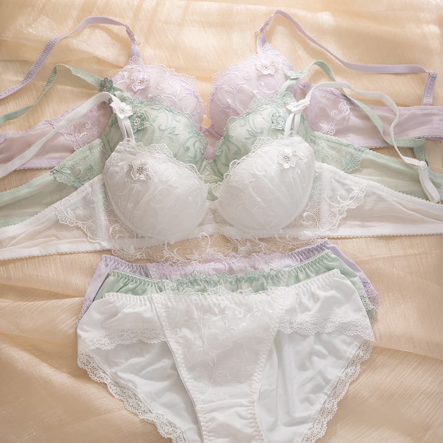 Japanese R Home Sweet Girl's Lace Embroidered Cup Thin Comfortable Gather Girl's Underwear Bra Set Water Soluble