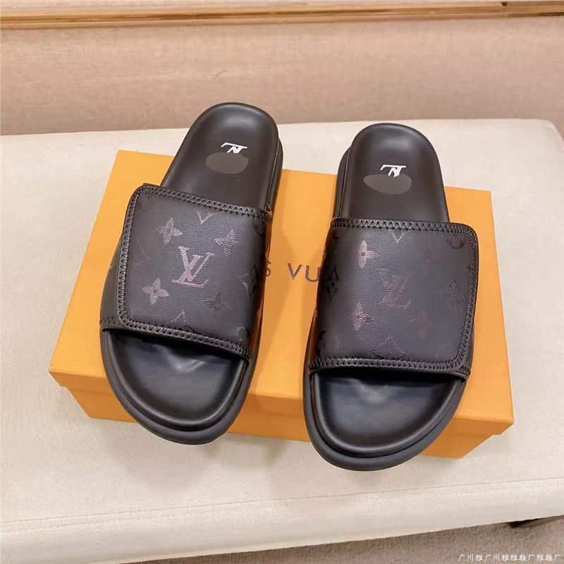 Manufacturer's Fashionable 26 New Models of Casual Home and Beach Men's Outdoor Lettered Slippers Trendy Brand Sandals with Velcro Design