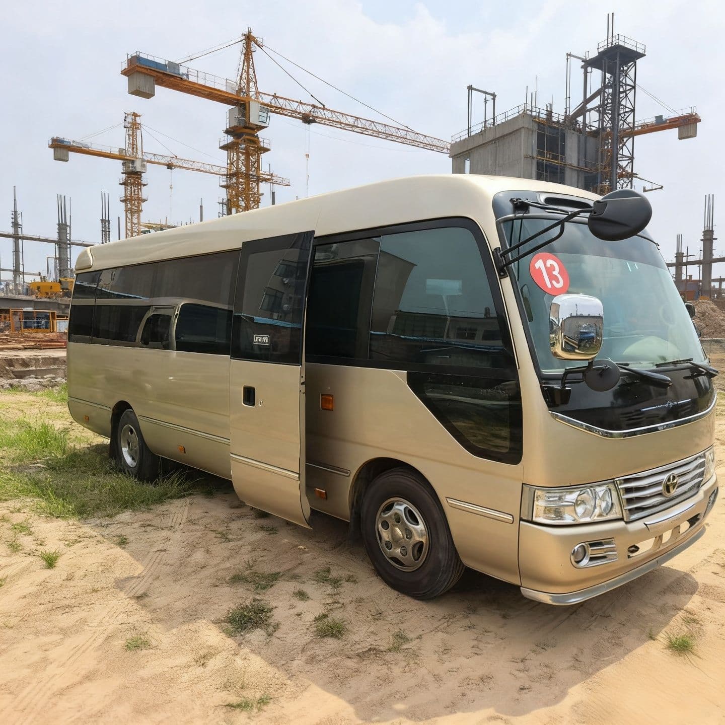 Export Refurbished Coaster 19-23 Seater Luxury Minibus for Tourism Sightseeing Business Commuter Luxury Coach