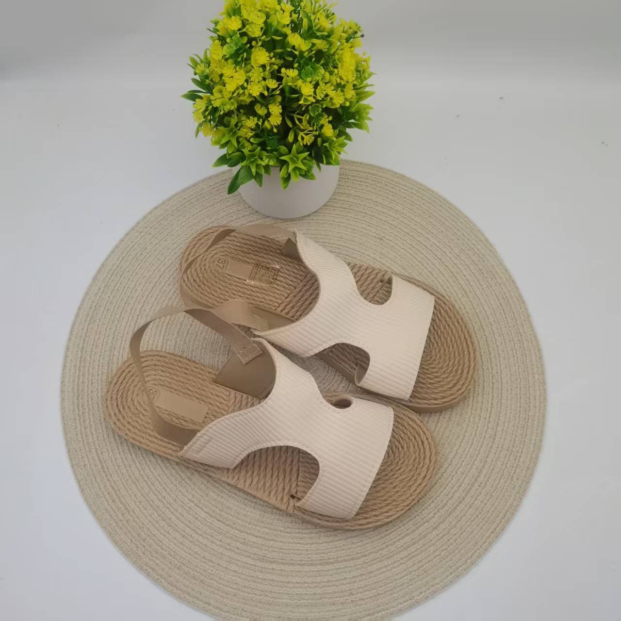 New Summer Women's Flat Sandals, Casual Beach Sandals, Fashionable Flat Sandals for Outdoor Wear