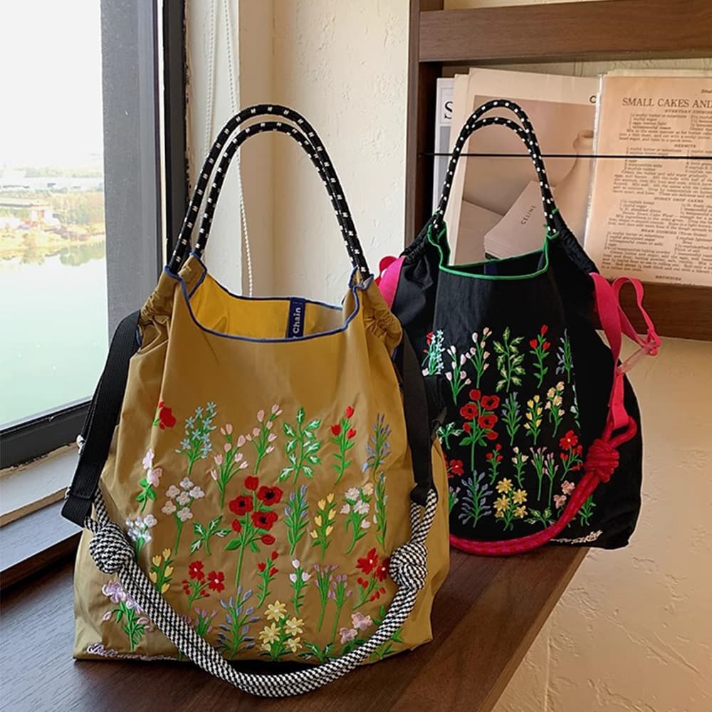 Strictly selected Japanese style ball chain upper body flower embroidered shopping bag niche fashion versatile shoulder bag trendy