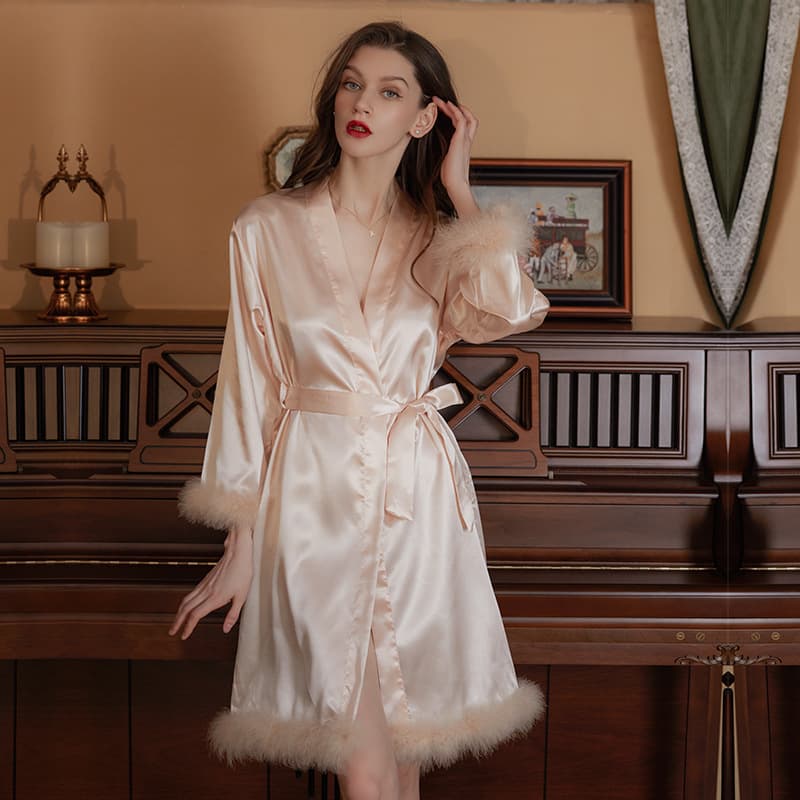Bride Morning Robe Women's Feather Robe Wedding Makeup Bridesmaid Wedding Kimono Satin Bathrobe