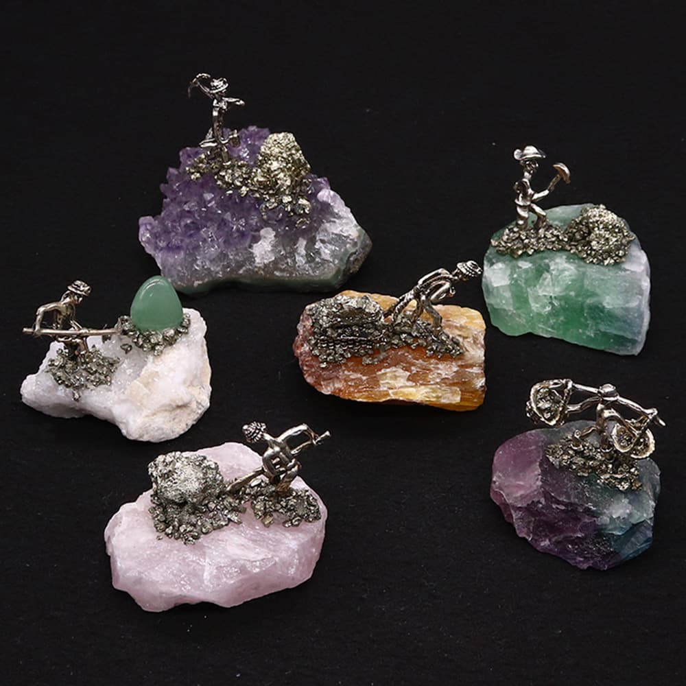 Amethyst lucky charm, miner-shaped, fun stone specimen craft, light luxury European and American style raw crystal stone, natural.
