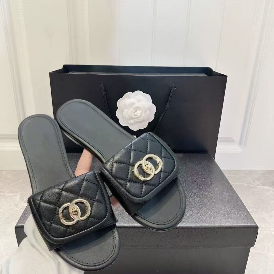 Chanel Style Backpack Buckle One-Strap Slippers Women Outdoor Wear 26 New Style Metal Casual Slippers Genuine Leather Flat Fashion Cool Slippers