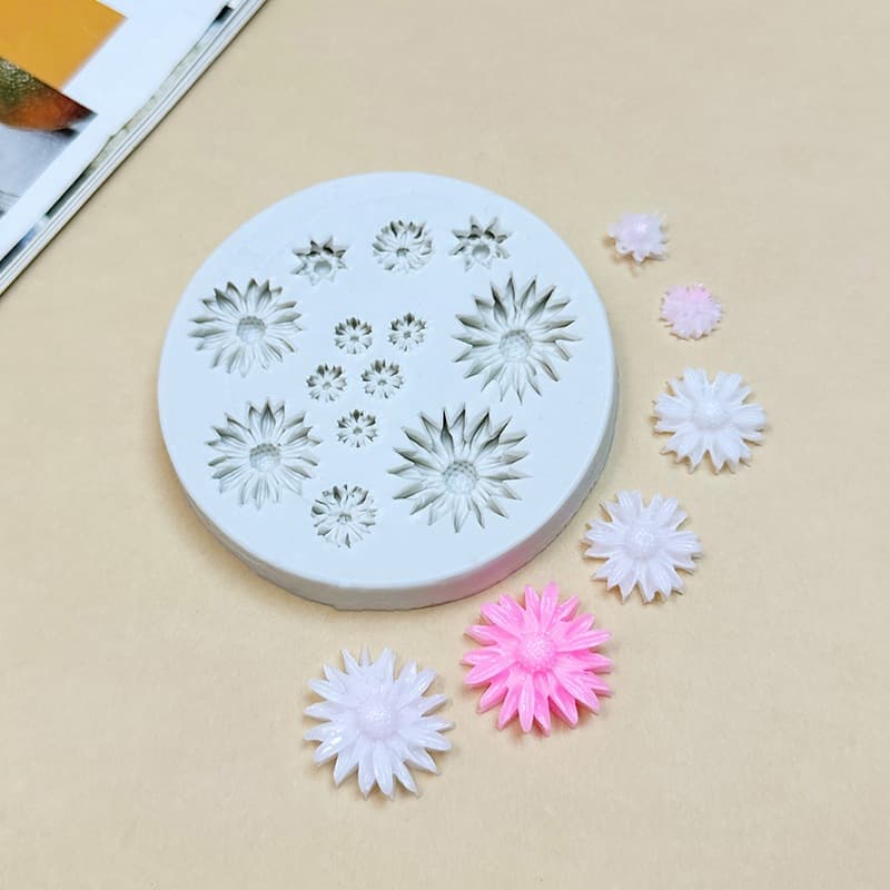 Mini Daisy Style New Multi-Piece Realistic Fondant Silicone Mold DIY Chocolate Decoration Cake Baking Tool