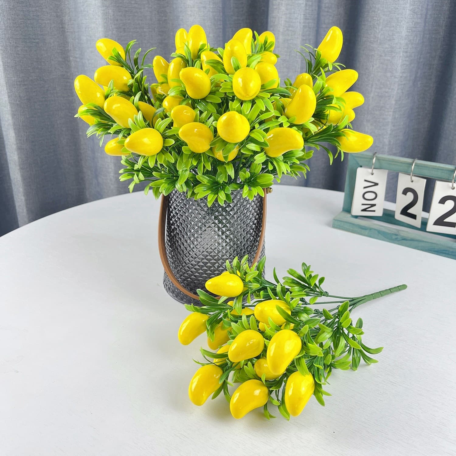 Artificial Mini Fruit Branch 7-Fork Mango Bunch Faux Flower Foam Fruit Branch DIY Floral Arrangement Living Room Decorative Greenery