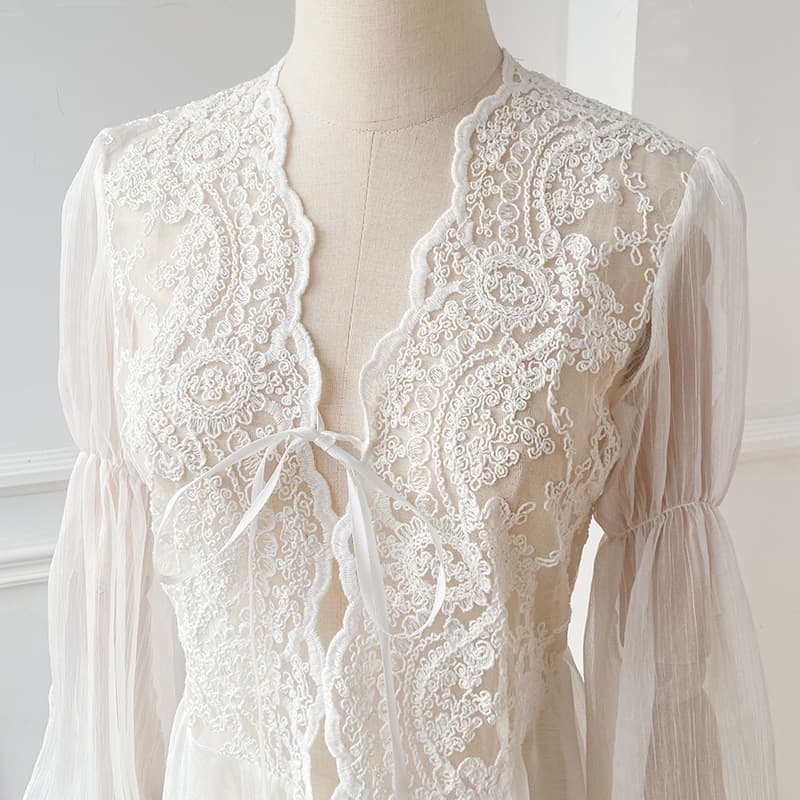 [Clearance] Morning Robe for Bride Wedding Sleeping Beauty Style Long Train French Lace