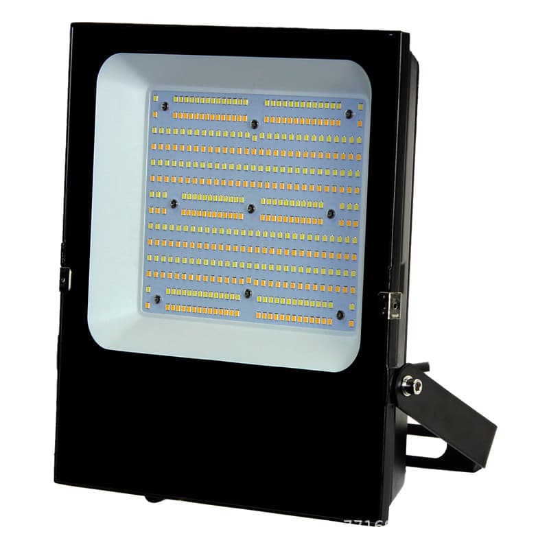 A factory since 2019, 7-year warranty LED floodlight 10W-400W for voltages 110V, 120V, 220V, 347V