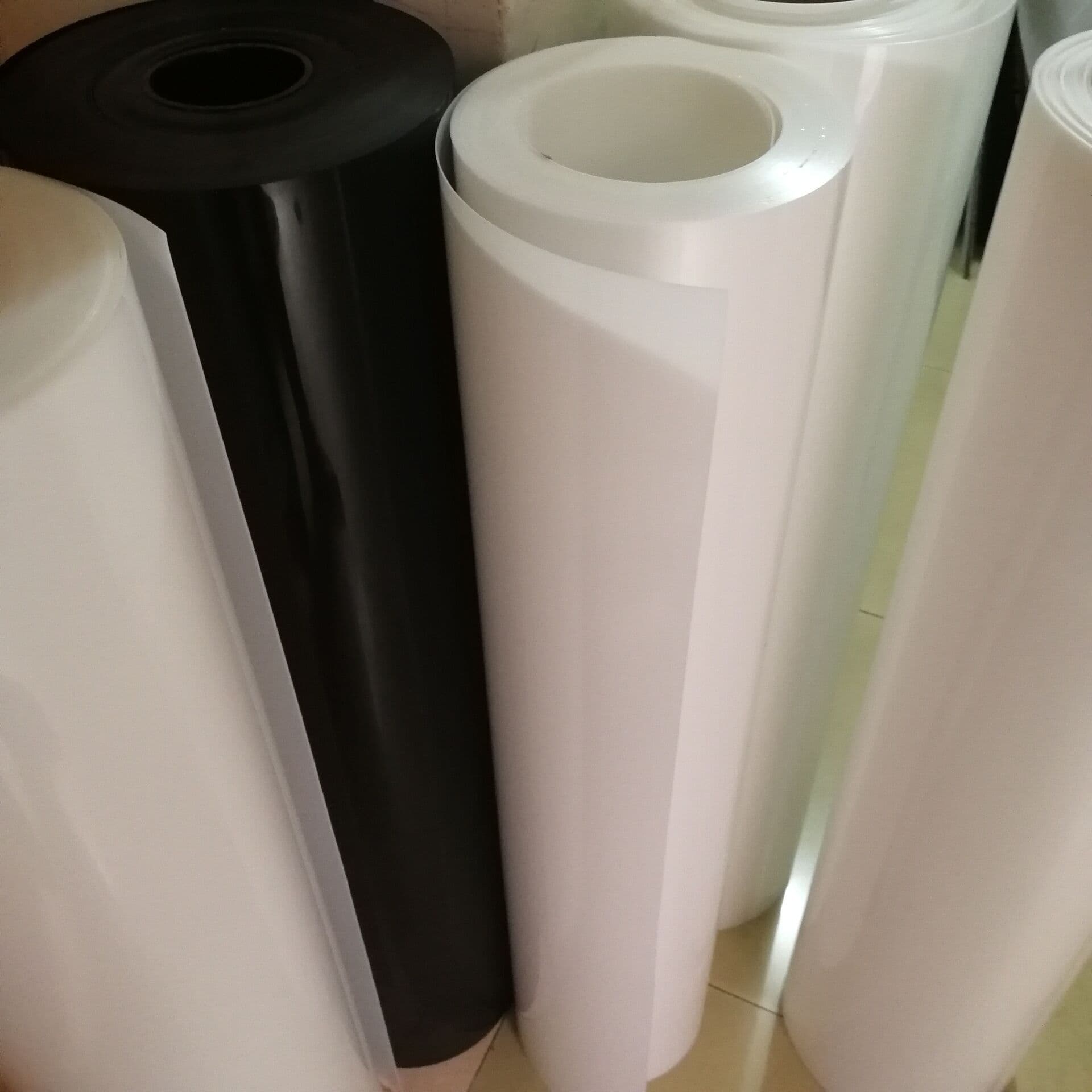 White PE roll, wear-resistant plastic sheet, waterproof hard board for construction sites, HDPE polyethylene board, black 0.3-2mm sheets.