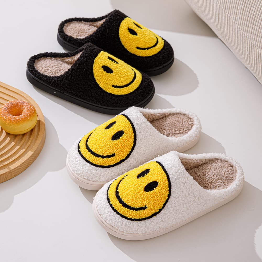 Wholesale Winter Cotton Slippers, Cute Cartoon Smiley Face, Home Fluffy Slippers for Women, Couples Indoor Warm Slippers
