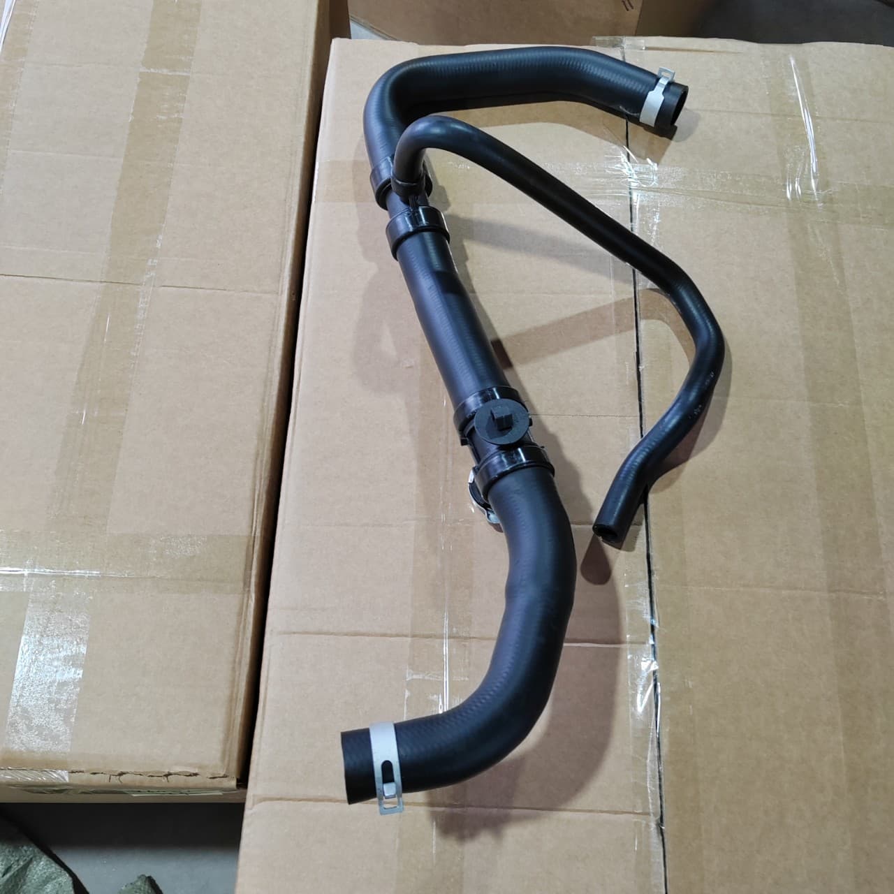 For Jeep Compass Patriot Radiator Upper Water Pipe 5058492AE 5058492AD