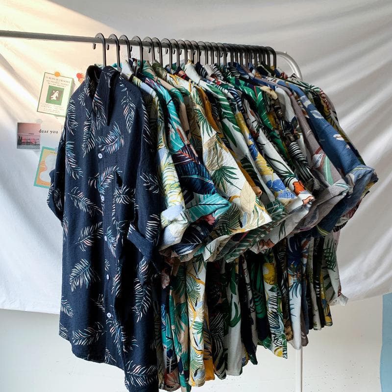 Hawaiian flower shirt men's short-sleeved loose large size beach shirt Hong Kong style retro trendy handsome outer beach shirt