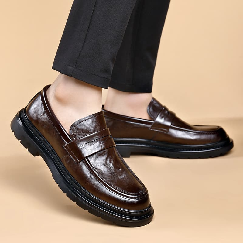 New Men's Fashionable High-End British Business Casual Leather Shoes for Spring and Autumn, Trendy Versatile Slip-On Loafers