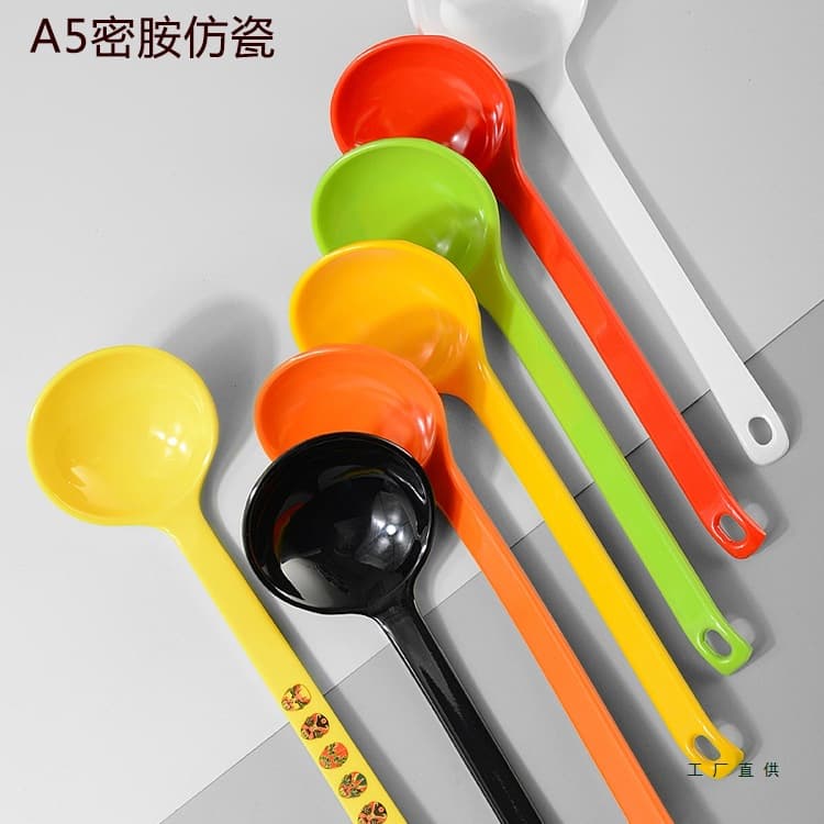 Imitation porcelain long-handle large soup spoon white and black tortoiseshell design for spicy hot pot A5 melamine Japanese-style ramen round spoon commercial use