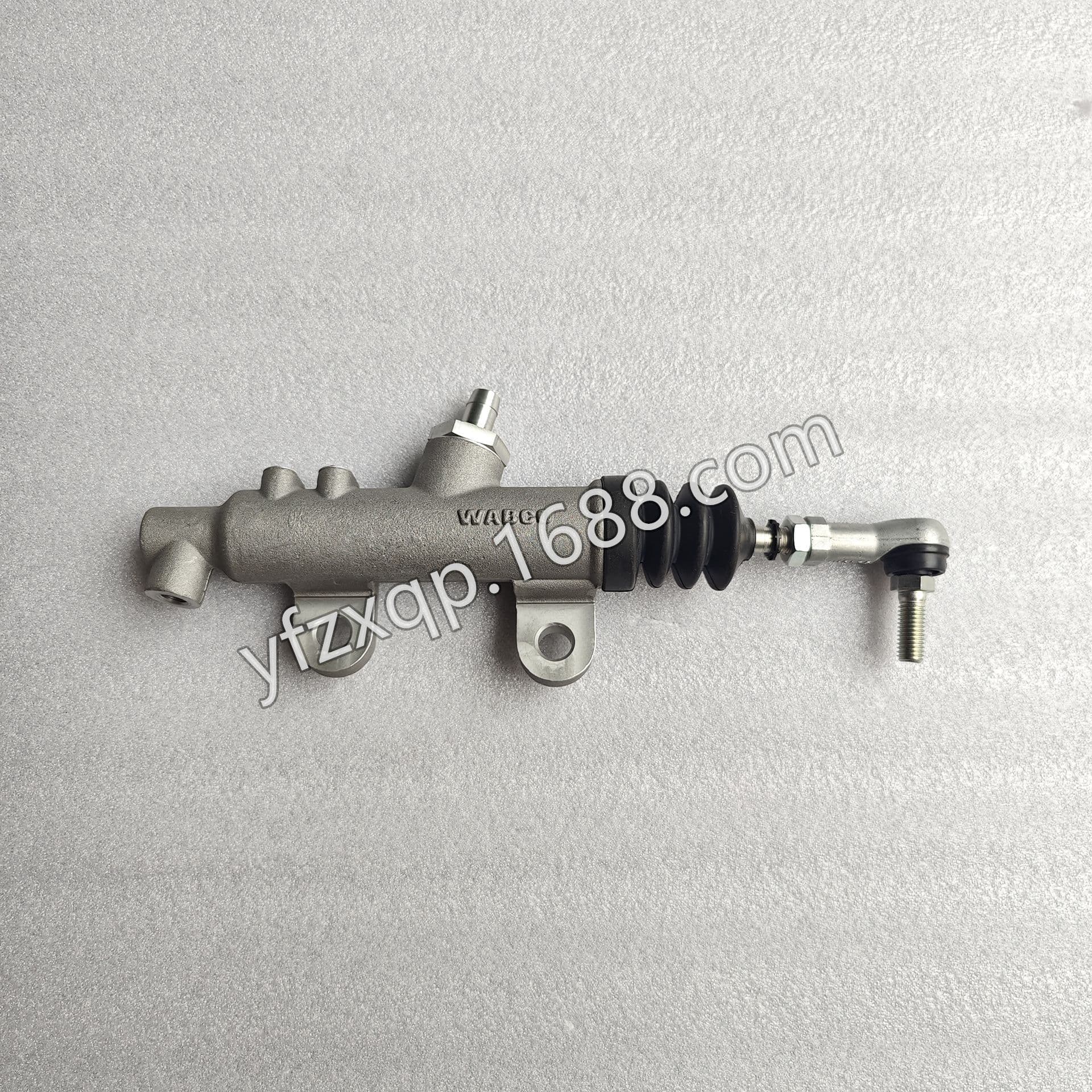 Compatible with Nissan UD Clutch Master Cylinder Brake Master Cylinder 30620-9Z00B 21706994 NISSAN Parts