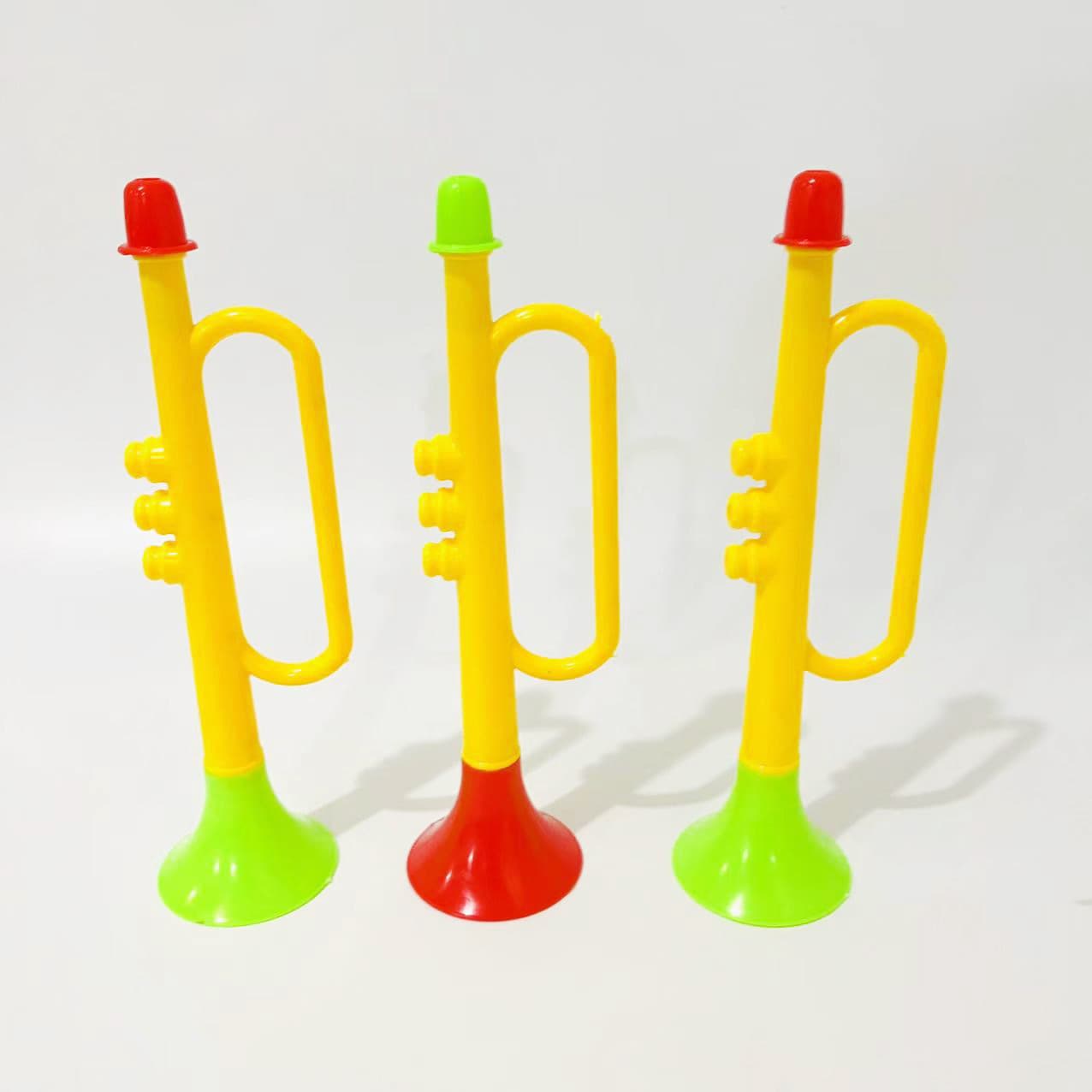 Children's horn toys, fan sports meet cheer props, hot-selling street vendor items at one-yuan source.
