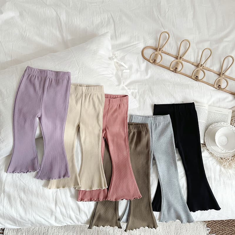 2024 Korean style spring pants girls' leggings thin spring and autumn outer wear flared pants Western style black baby trousers
