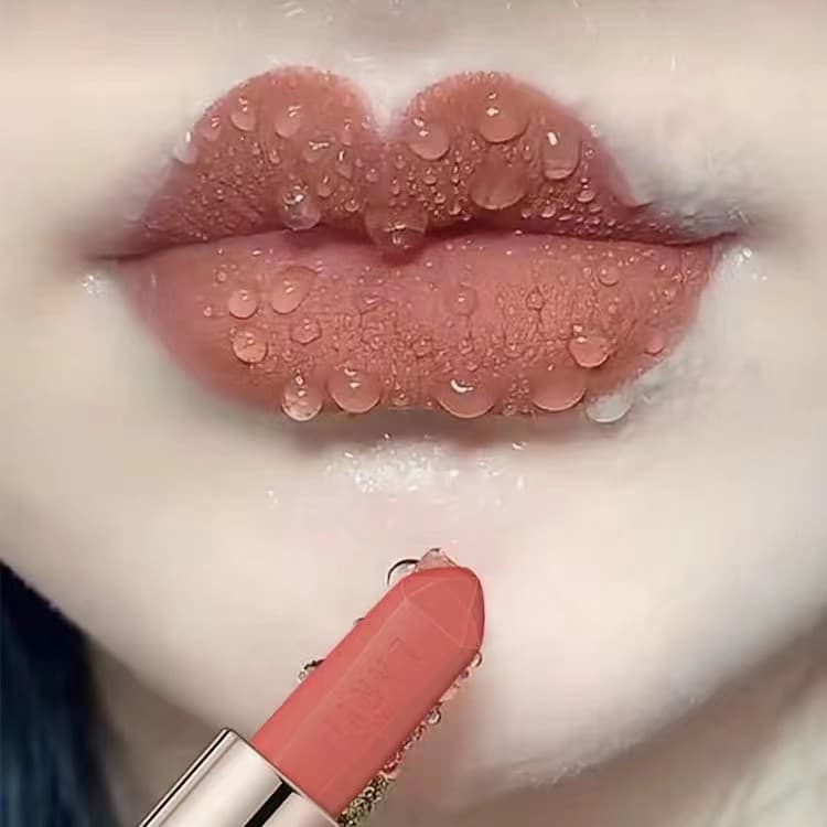Carrot-colored yellow skin long-lasting non-fading non-stick cup lipstick in bean paste and cinnamon shades, makeup setting, one-piece drop shipping