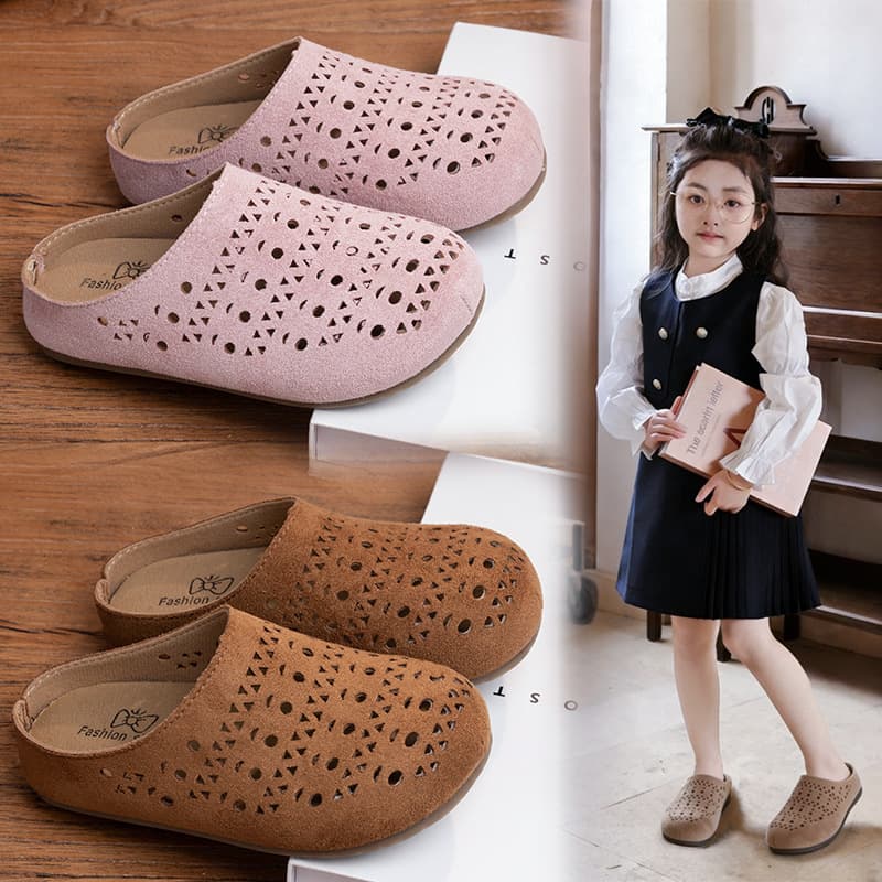 Children's Baotou Birkenstock slippers, medium and large children's flat-soled hollow mesh breathable boys and girls casual slip-ons and half slippers