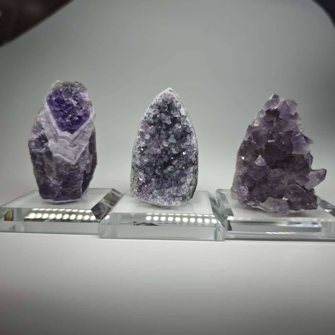 Customized cross-border natural Uruguayan amethyst cave home office decoration amethyst town jewelry amethyst cluster ornaments