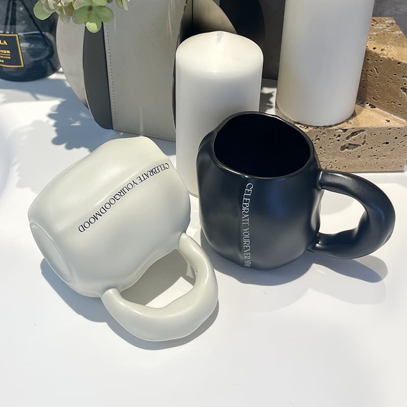 Creative Ceramic Surprised Face Mug - Large Capacity Household Water Cup, Trendy Ceramic Mug