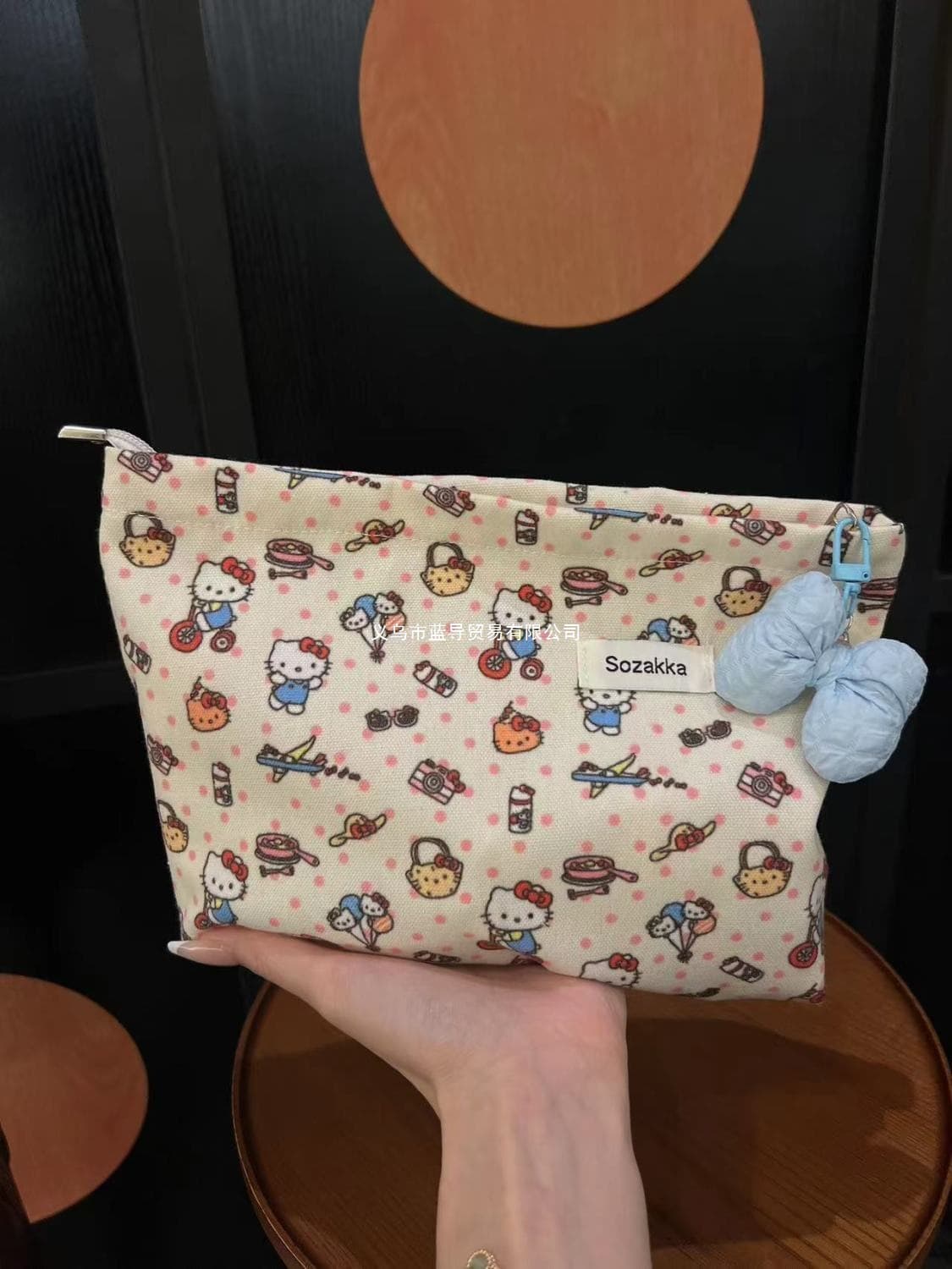 New Hello Kitty is holding in the clutch cartoon canvas 2024 new large capacity versatile travel clutch