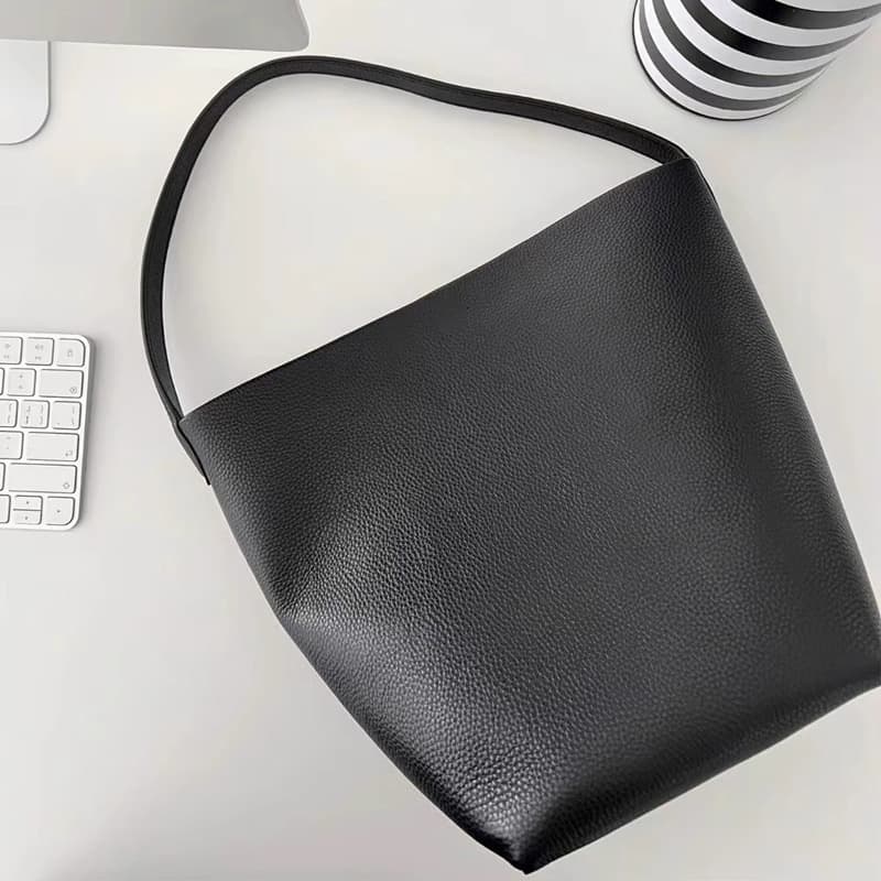 Genuine Leather Large Capacity Bucket Bag Women 2025 New This Year's Popular Top Grain Cowhide Niche Shoulder Bag Commuter Bag Women