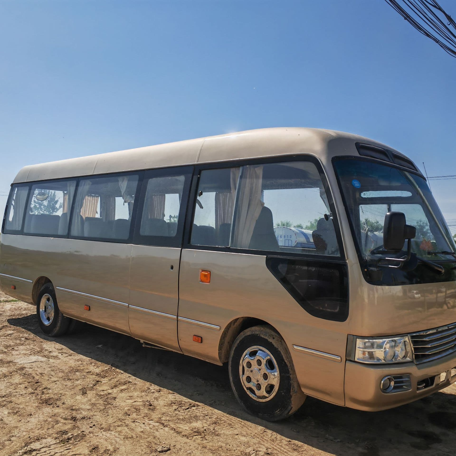 Toyota Coaster 23-Seater Medium Bus Cross-border Imitation Coaster Passenger Vehicle National III Emission Luxury Commuter Business Vehicle