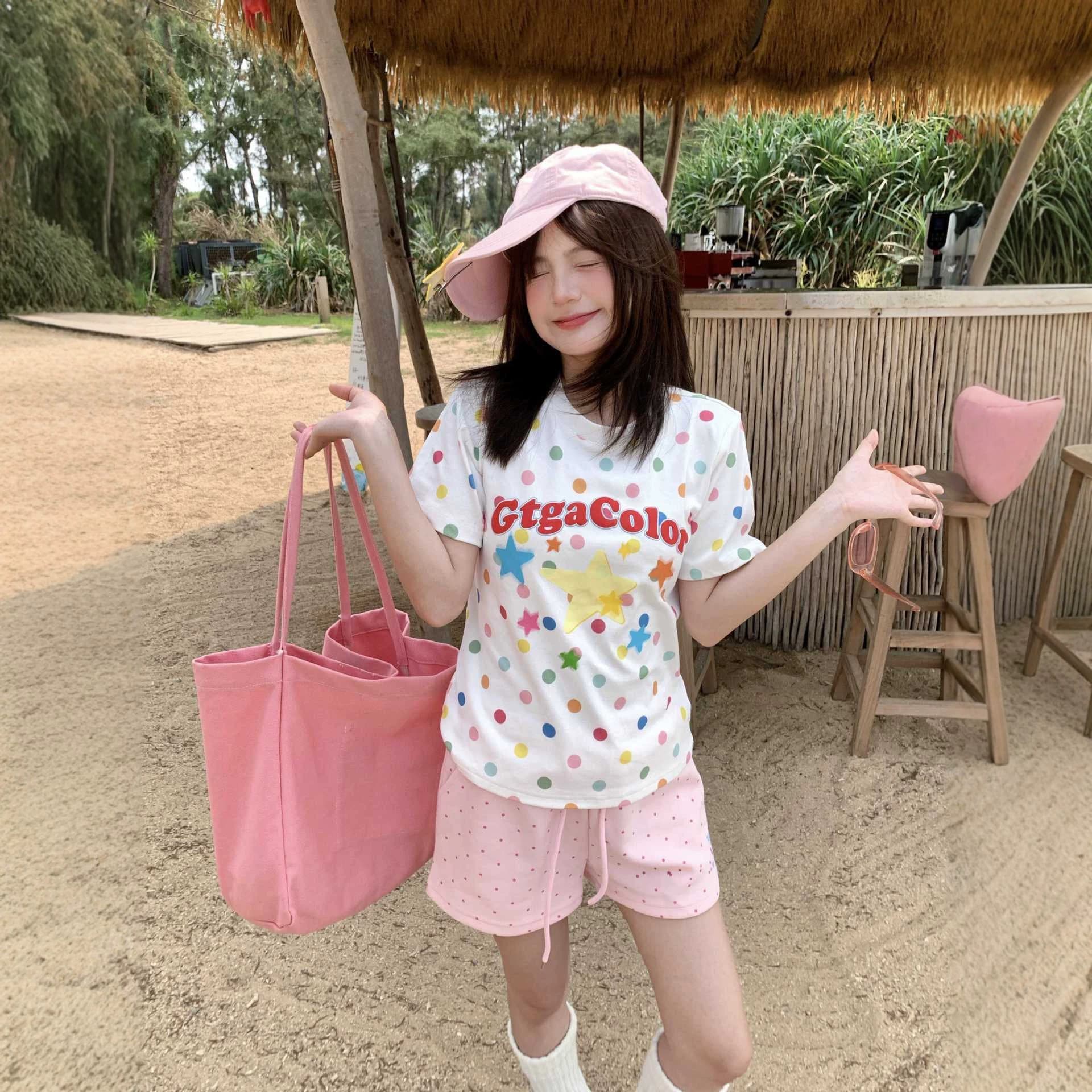 Trendy and Stylish Polka Dot Short-Sleeve T-Shirt with American Dopamine Personality Print, Slim Fit, Regular Shoulder Top, Versatile