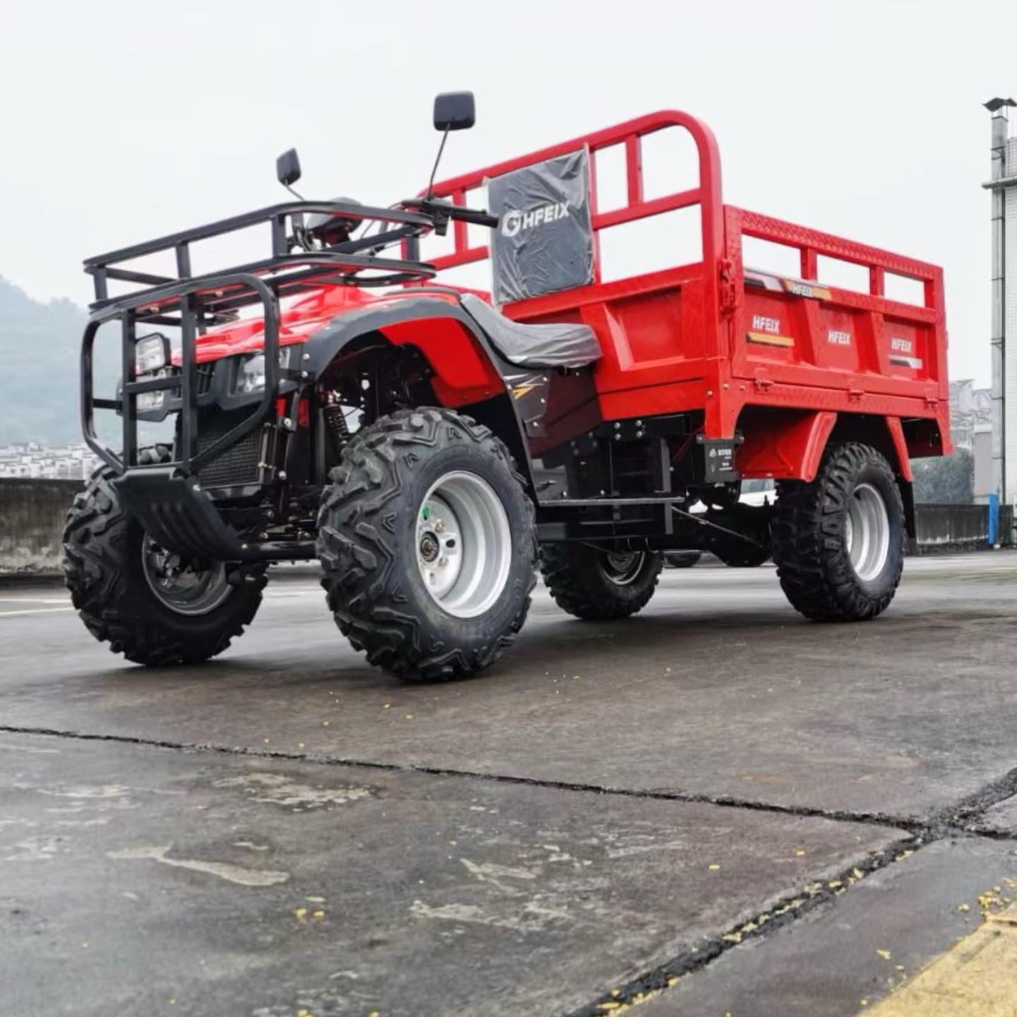 Factory Direct 300CC Water-Cooled Drive Shaft 4X4 Four-Wheel Agricultural Utility ATV with Cargo Bed