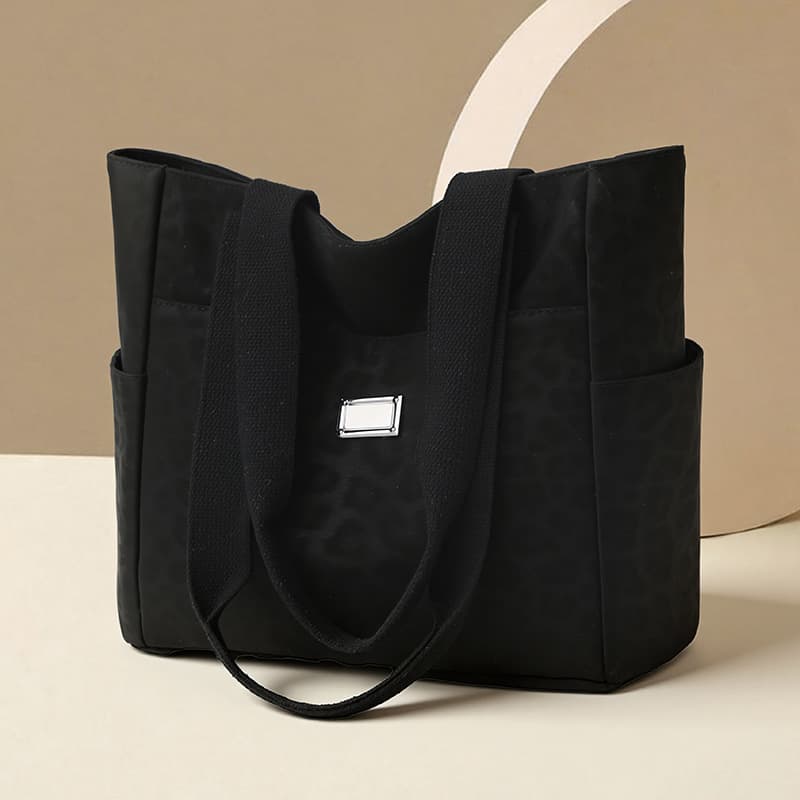 New high-end versatile tote bag for women, shoulder bag, fashionable nylon cloth, large-capacity commuter portable armpit bag