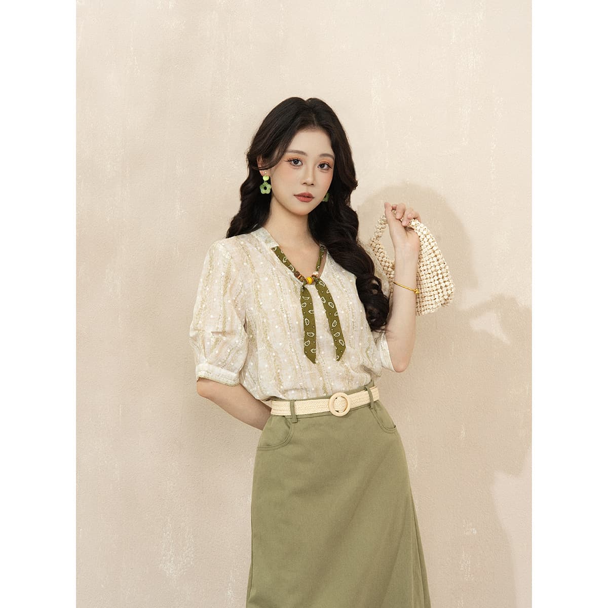 DaYuanSAD Zhiying Loose Short-Sleeve Green Shirt for Women, Summer Versatile Shirt with Scarf #C11815