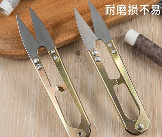 Colored spray-coated yarn scissors, thread trimmers, cross-stitch scissors, U-shaped fishing line scissors, small scissors