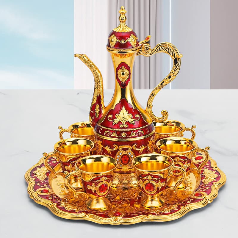Manufacturer wholesale European style hip flask household ornaments wine set liquor cup European style retro creative wine divider