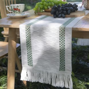 Amazon Cross-Border Boho Style Simple Linen Fringe Table Runner High-End Dining Tea Table Decoration Wholesale