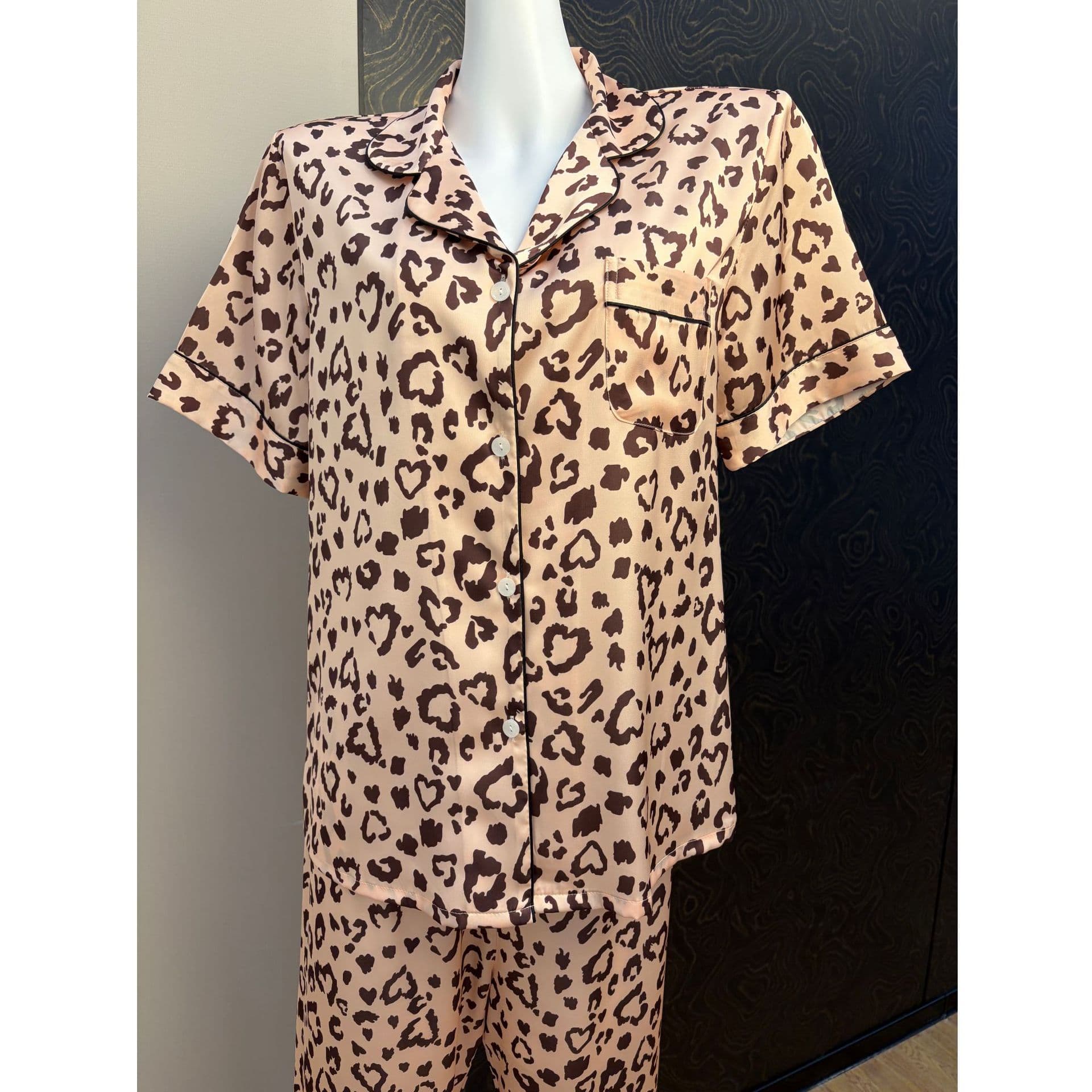 Women's Summer Ice Silk Pajamas Loungewear Live Stream Hot Selling Leopard Print Lightweight Ice Silk Pajamas