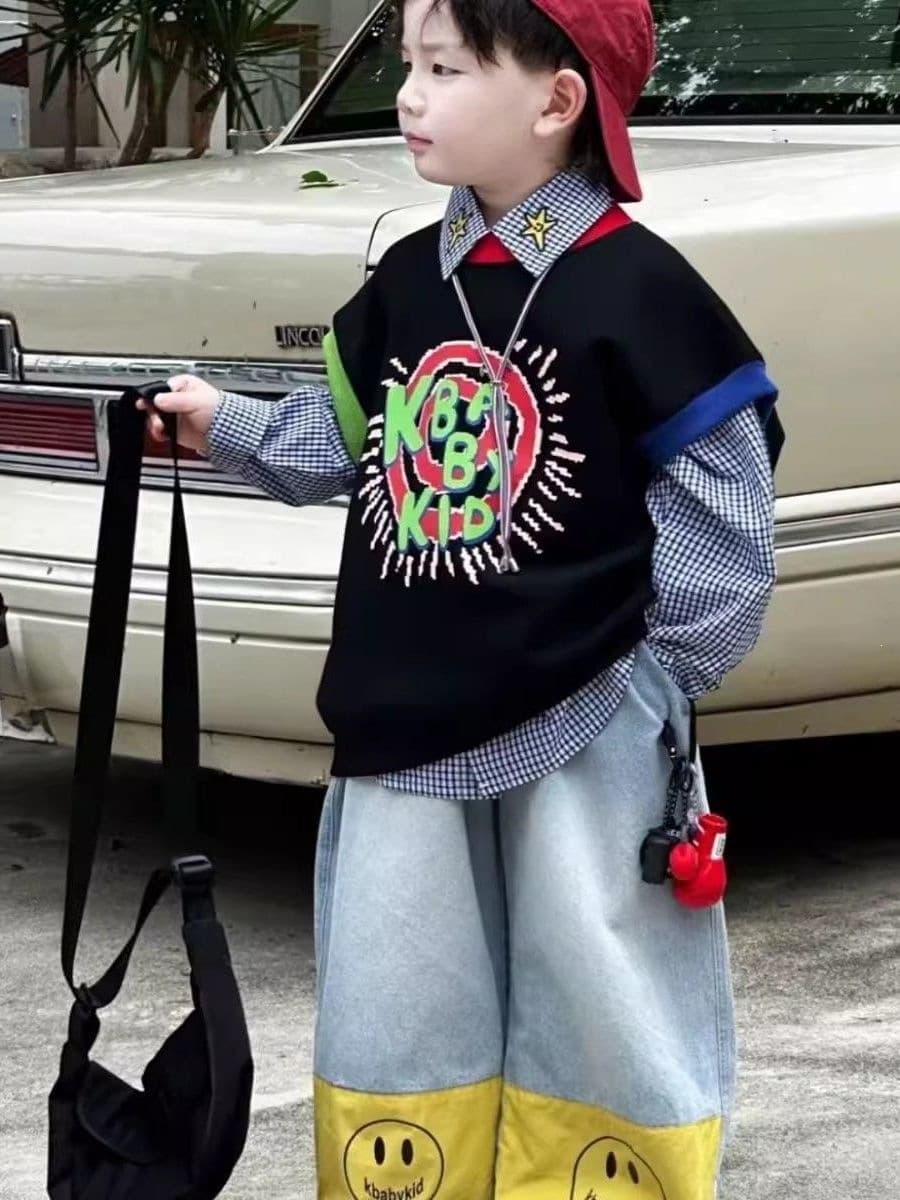 Boys Autumn Cool Suit 2026 New Children's Shirt Vest Cartoon Graffiti Smiley Face Jeans Three-piece Set