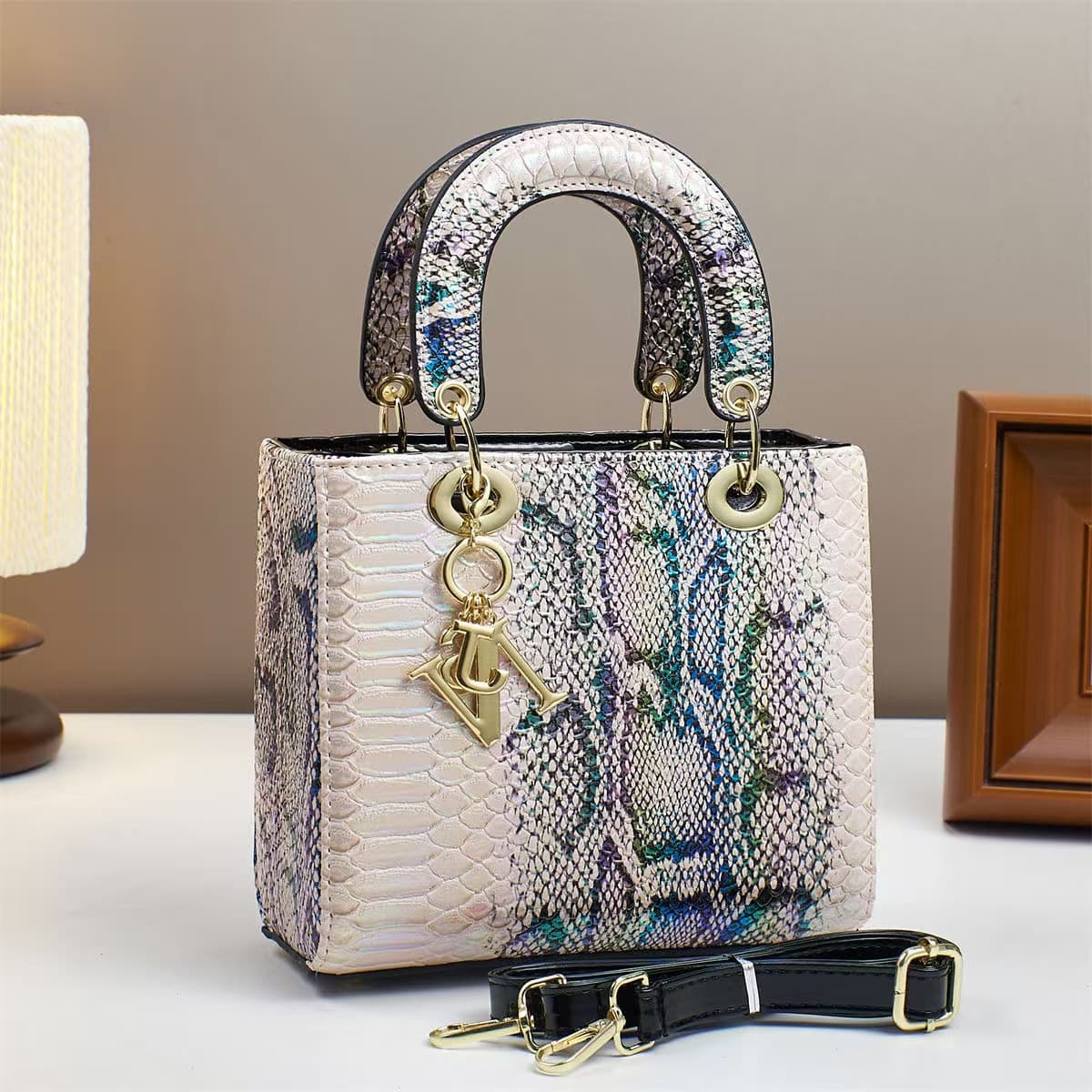Cross-border 2025 new fashion bag women's versatile portable small square bag contrasting shoulder bag high-end brown white