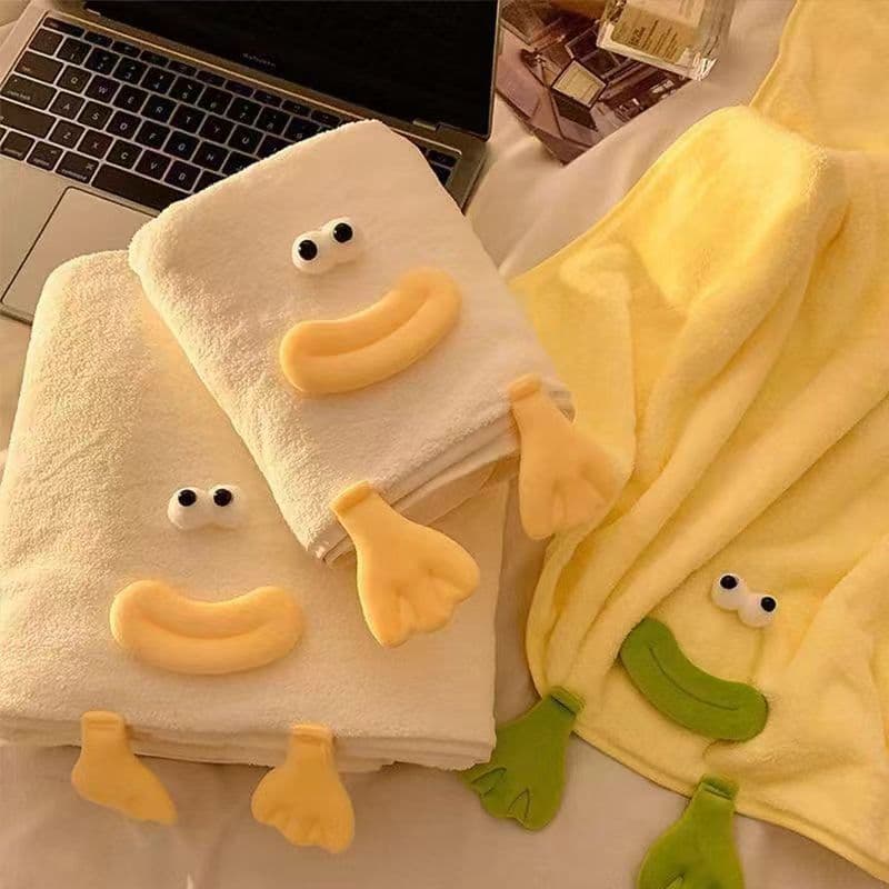 Cute and Quirky Bath Towel for Women, Quick-Dry, Absorbent, Non-Shedding, Dorm Use, Coral Fleece Large Towel